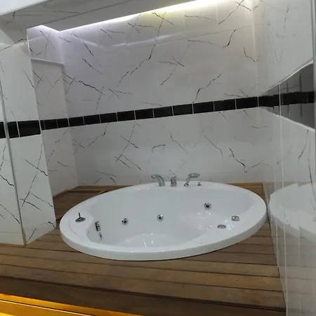 Clove Silvana Hotell Eskiomerler